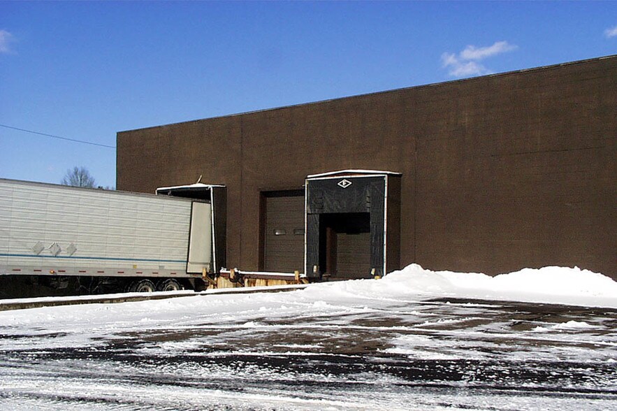 More Photos Of 1300 Industrial Blvd, Southampton Light Distribution For Sale