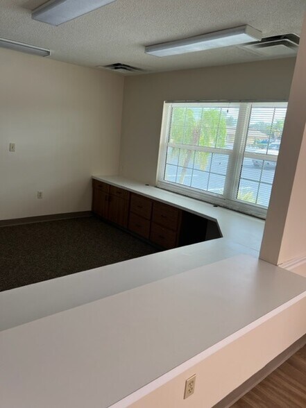 More Photos Of 13910 Fivay Rd, Hudson Medical For Lease