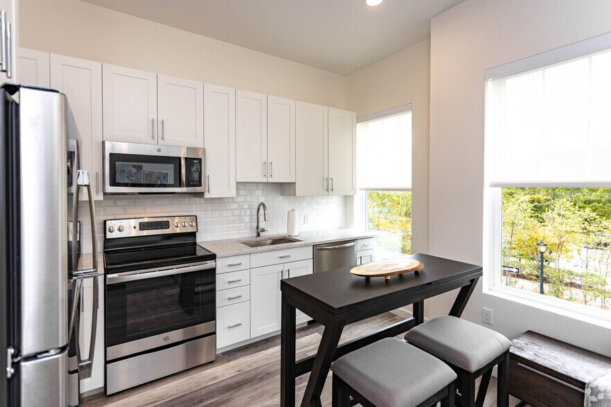 More Photos Of 1000 New York Ave, Huntington Station Apartments For Lease