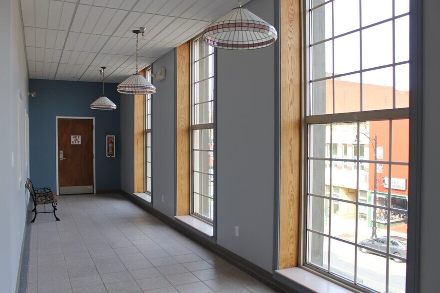 More Photos Of 220 S Main St, Butler Medical For Lease