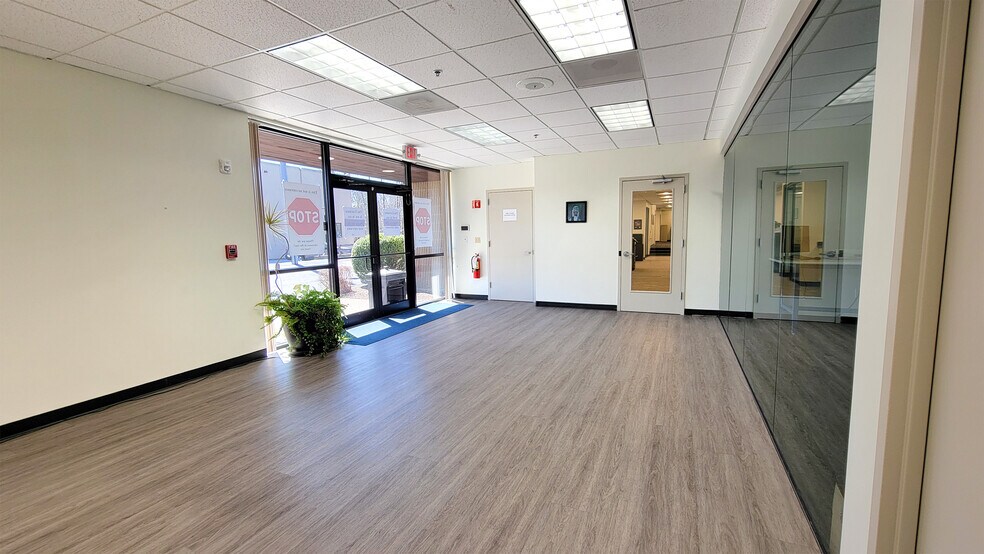 More Photos Of 400 Hingham St, Rockland Office For Lease