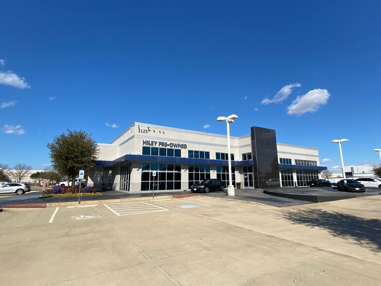More Photos Of 3125 NE Loop 820, Fort Worth Auto Dealership For Lease