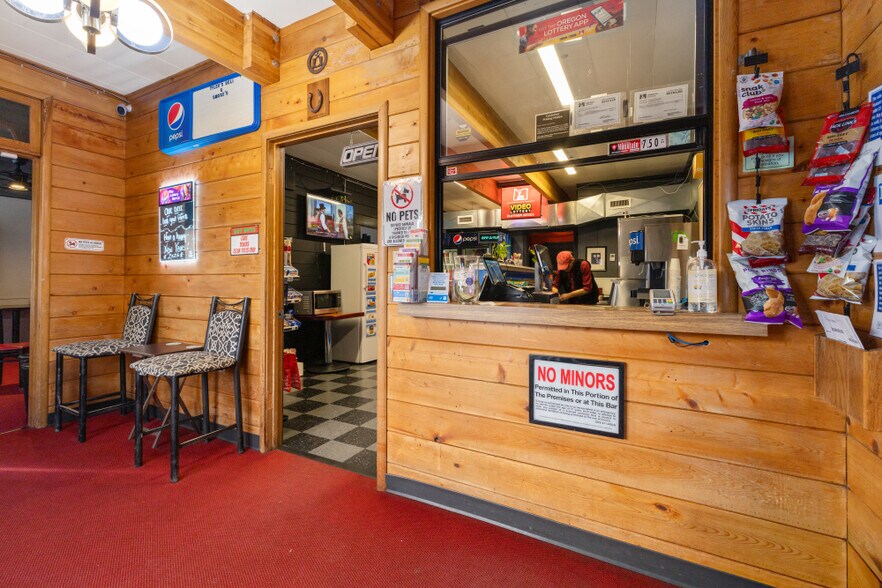 More Photos Of 1414 Oregon Ave, Klamath Falls Office For Sale