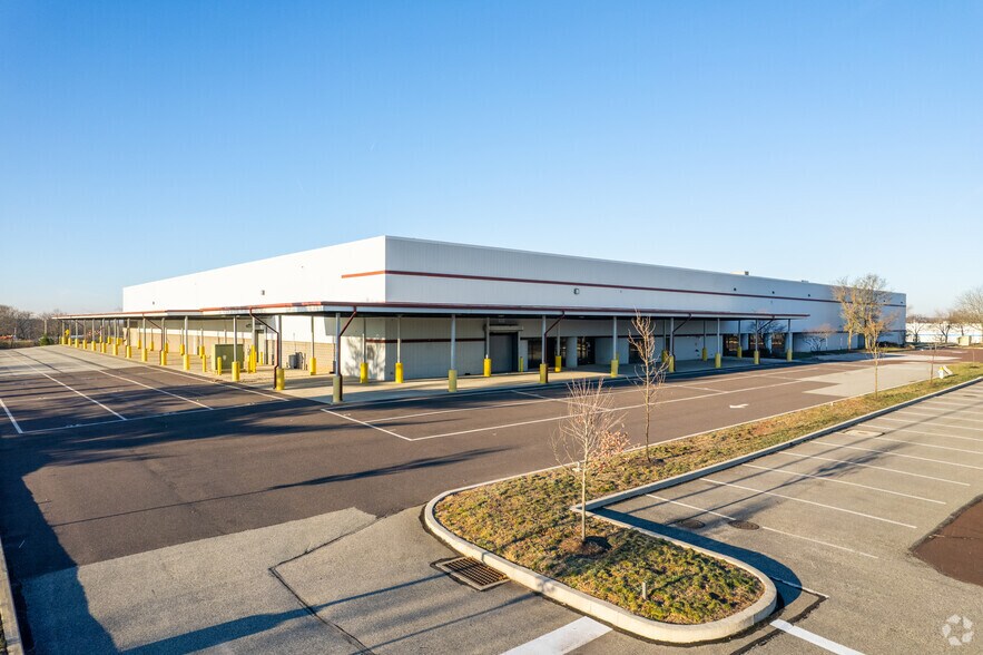 More Photos Of 2001 Gehman Rd, Harleysville Manufacturing For Lease