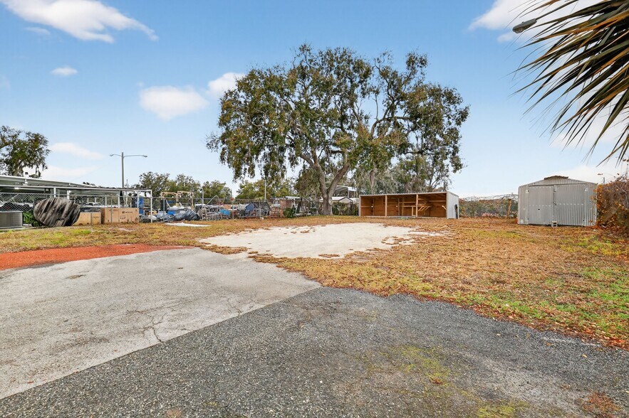 More Photos Of 1130 E North Blvd, Leesburg Freestanding For Lease