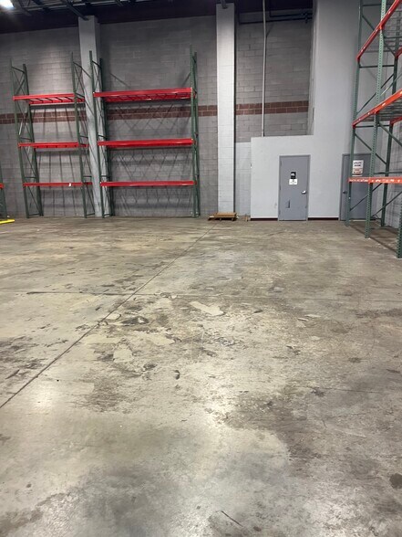 More Photos Of 5 E 1st St, Clifton Warehouse For Lease