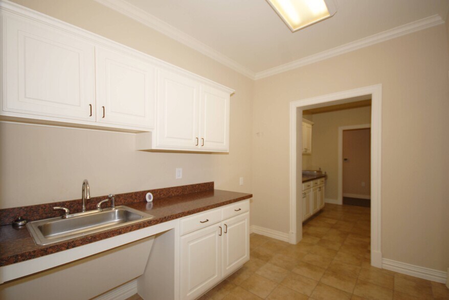 More Photos Of 425 Old Newman Rd, Frisco Unknown For Lease