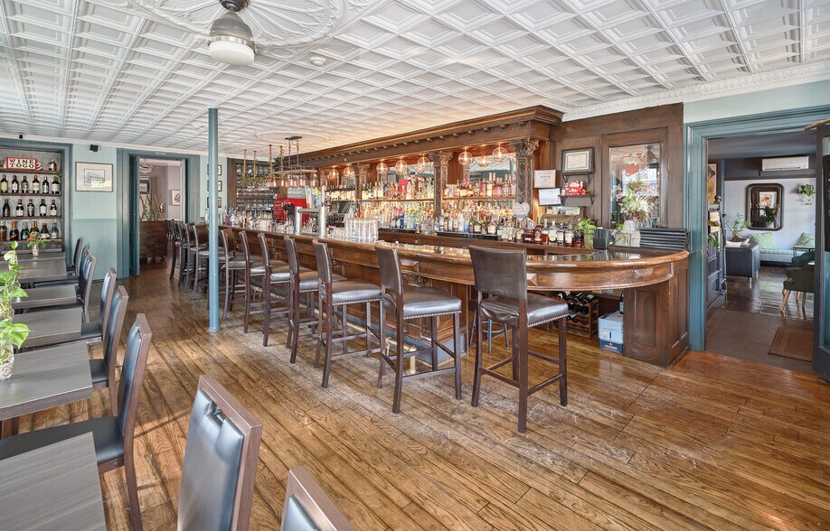 More Photos Of 31 Race St, Frenchtown Hotel For Sale