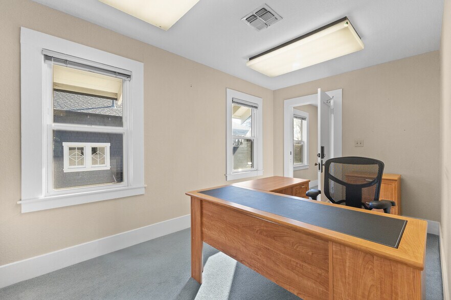 More Photos Of 700 College Ave, Santa Rosa Office For Sale