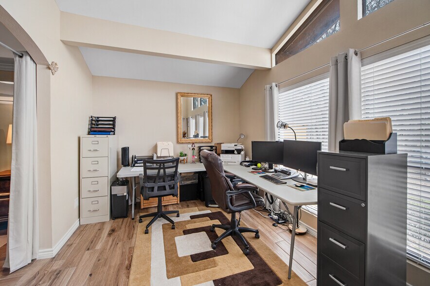 More Photos Of 101 Hunters Glen Dr, San Marcos Flex For Sale