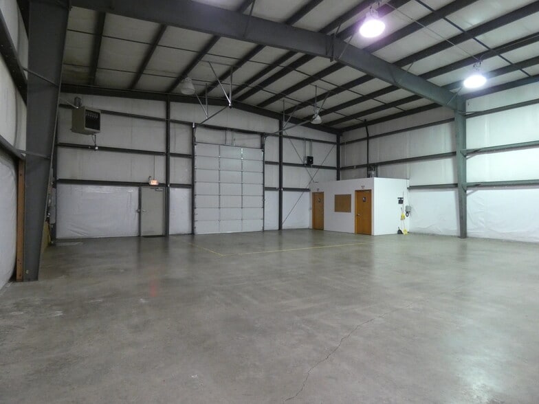 More Photos Of 181 William White way, Shelton Warehouse For Lease