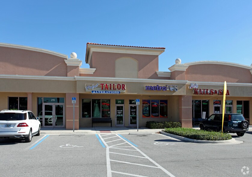 More Photos Of 203-221 N Clarke Rd, Ocoee Unknown For Lease