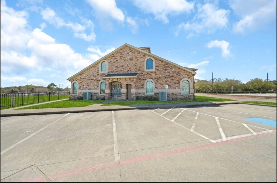 More Photos Of 120 Eldridge Rd, Sugar Land Medical For Sale