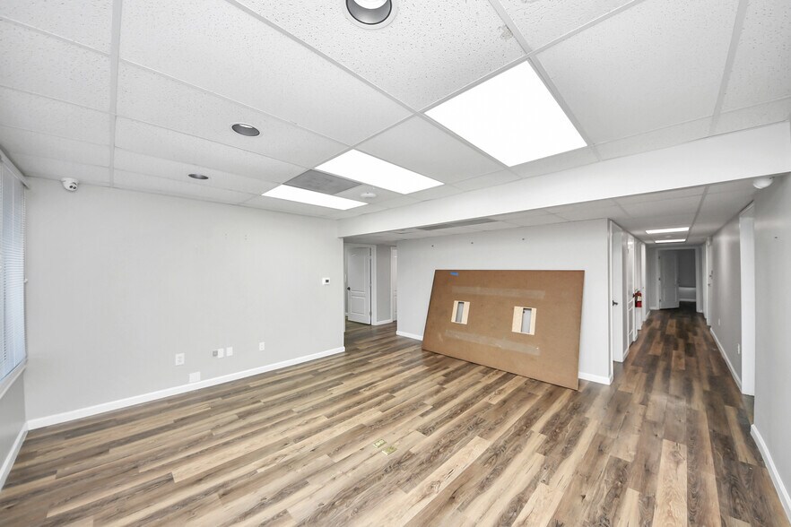 More Photos Of 926 N Wilcrest Dr, Houston Medical For Sale