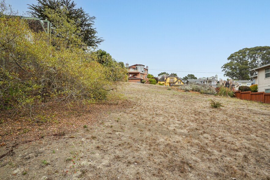 More Photos Of 00 Avenue Granada, El Granada Land For Sale