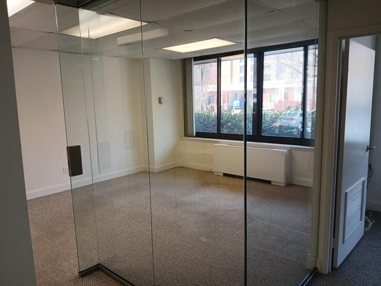 More Photos Of 801 N Pitt St, Alexandria Apartments For Sale