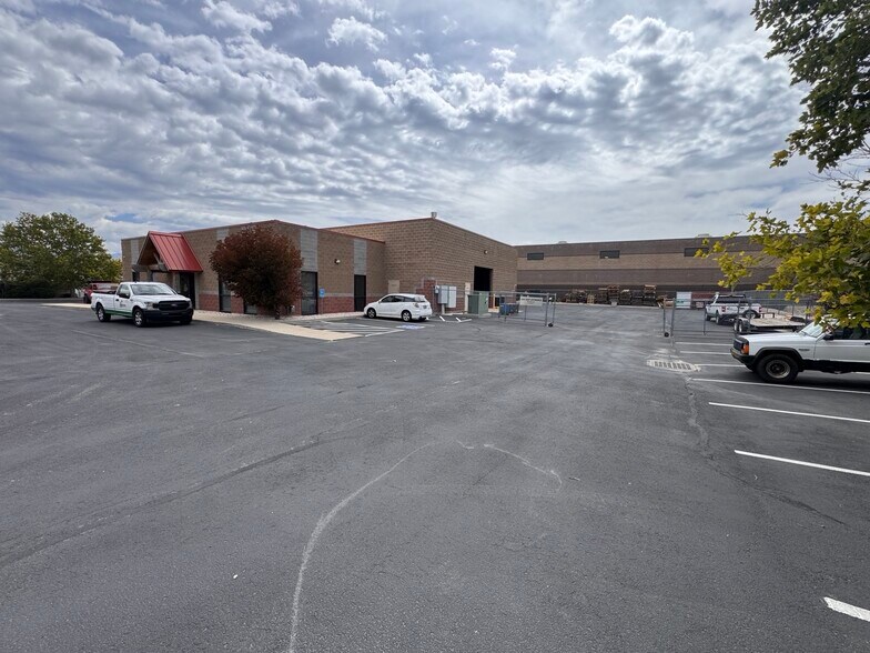 More Photos Of 4617 W Skyhawk Dr, West Jordan Industrial For Sale