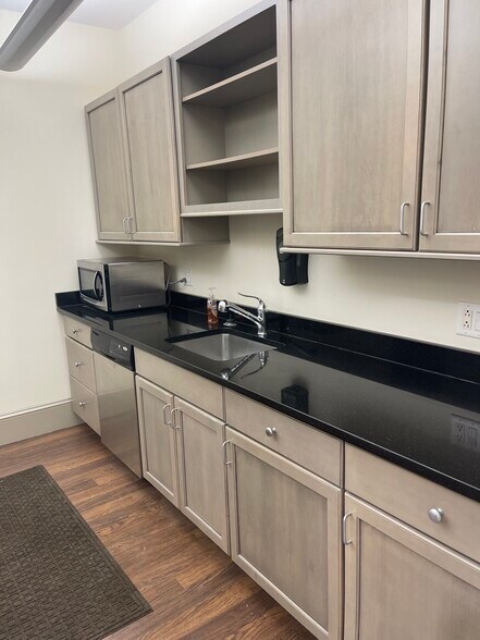 More Photos Of 220 Elm St, New Canaan Office For Lease