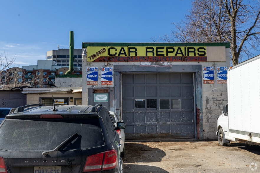 More Photos Of 140 Hinchey Av, Ottawa Auto Repair For Sale