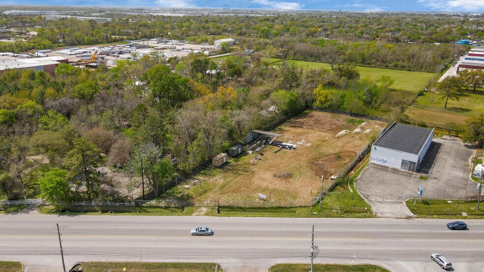 More Photos Of 11921 Veterans Memorial Dr, Houston Land For Sale