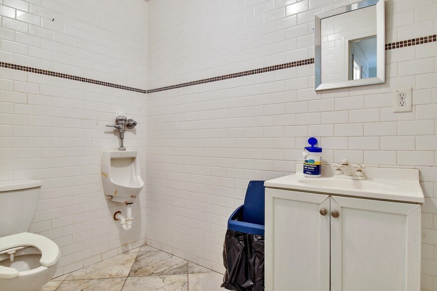 More Photos Of 507-511 45th St, Union City Health Club For Lease