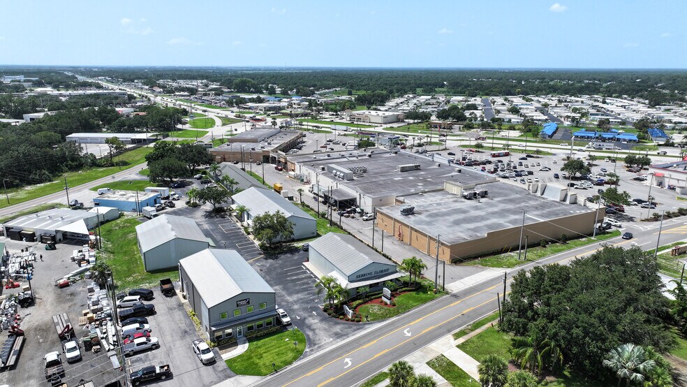 More Photos Of 1072 SE Lakeview Dr, Sebring Warehouse For Sale