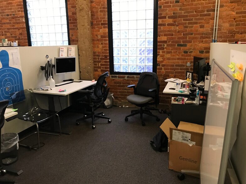 More Photos Of 7 S Laurens St, Greenville Office For Sale