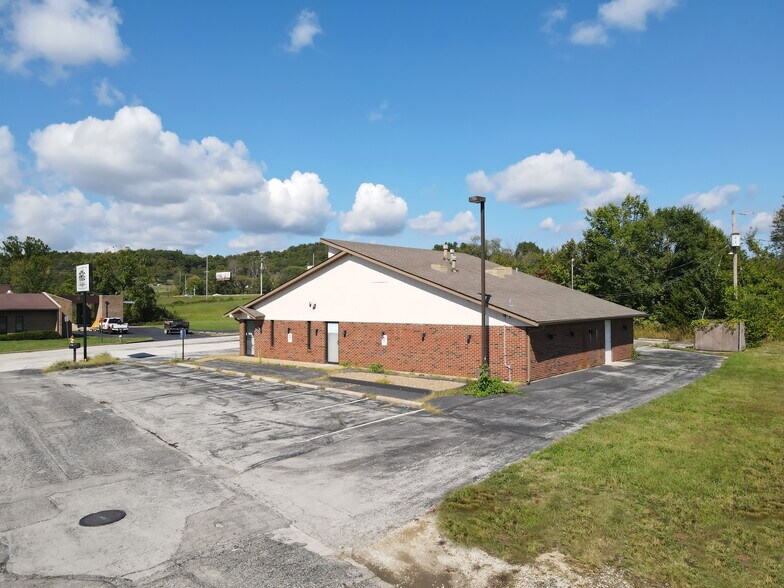 More Photos Of 8600 Daniel Dunkin Commercial Blvd, Pevely General Retail For Sale