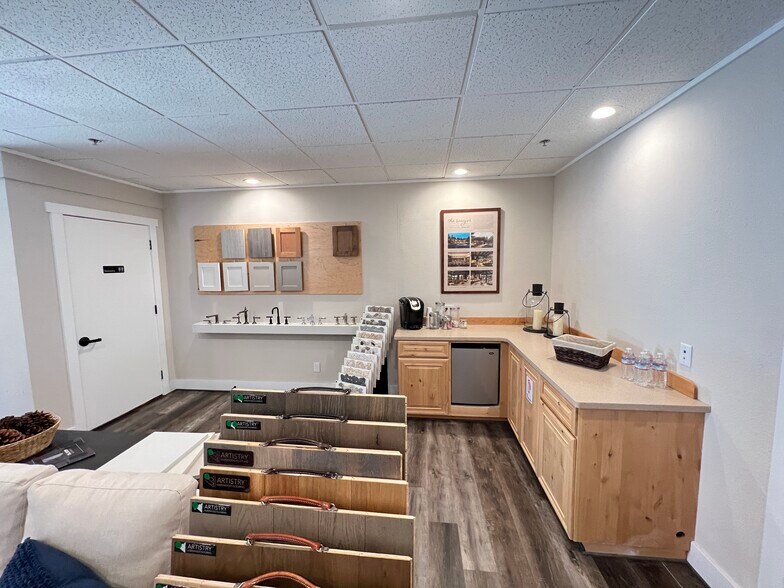 More Photos Of 40200 Truckee Airport Rd, Truckee Office For Lease