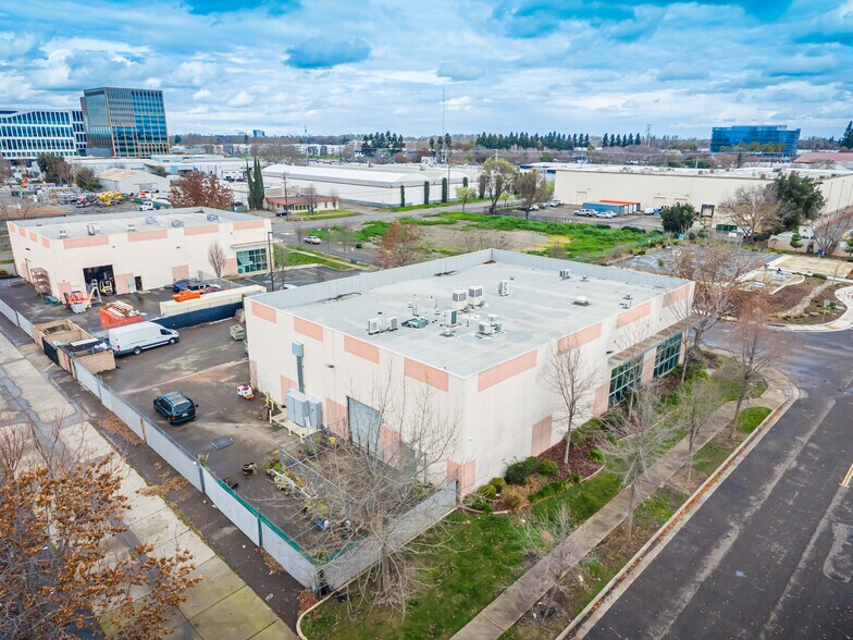 More Photos Of 1030 N D St, Sacramento Light Manufacturing For Sale