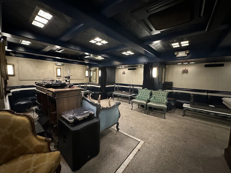 More Photos Of 167 Orchard St, New York Storefront For Lease