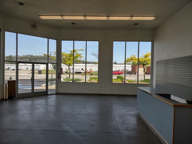 More Photos Of 6010-6012 E Trent Ave, Spokane Freestanding For Lease