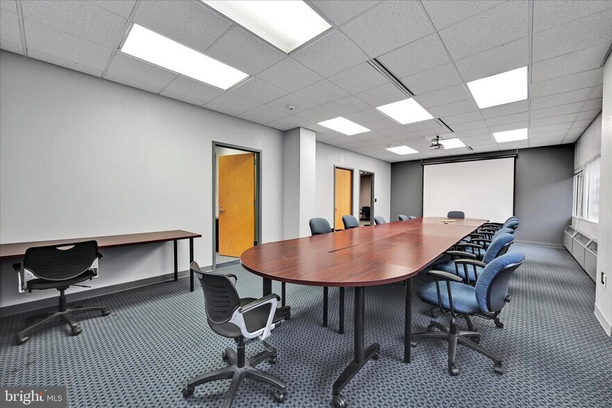 More Photos Of 19 N 6th St, Reading Office For Lease