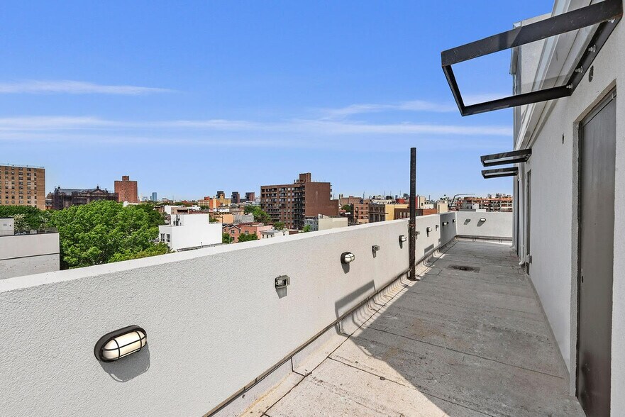 More Photos Of 463 Pulaski St, Brooklyn Medical For Lease