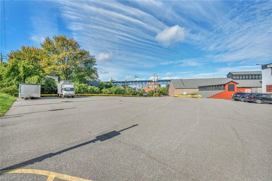 More Photos Of 881 E 222nd St, Euclid Office Residential For Sale