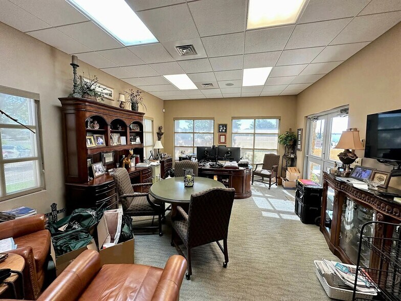 More Photos Of 3 Care Cir, Amarillo Medical For Sale