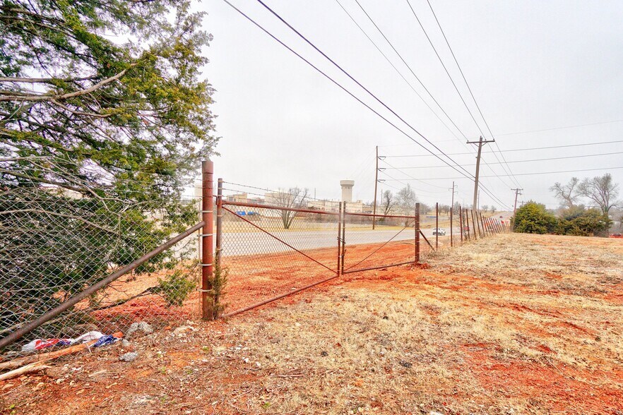 More Photos Of SE/c of SE 36th & Douglas Blvd, Oklahoma City Land For Lease