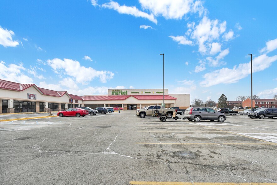 More Photos Of 1900 S Anderson St, Elwood Drugstore For Sale