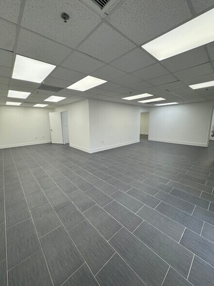 More Photos Of 9302-9398 NW 101st St, Medley Warehouse For Lease