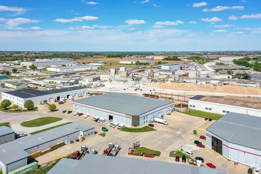 More Photos Of 5600 N 58th Ct, Lincoln Warehouse For Lease