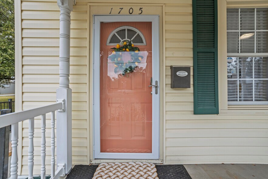 More Photos Of 1705 Government St, Ocean Springs Office For Sale