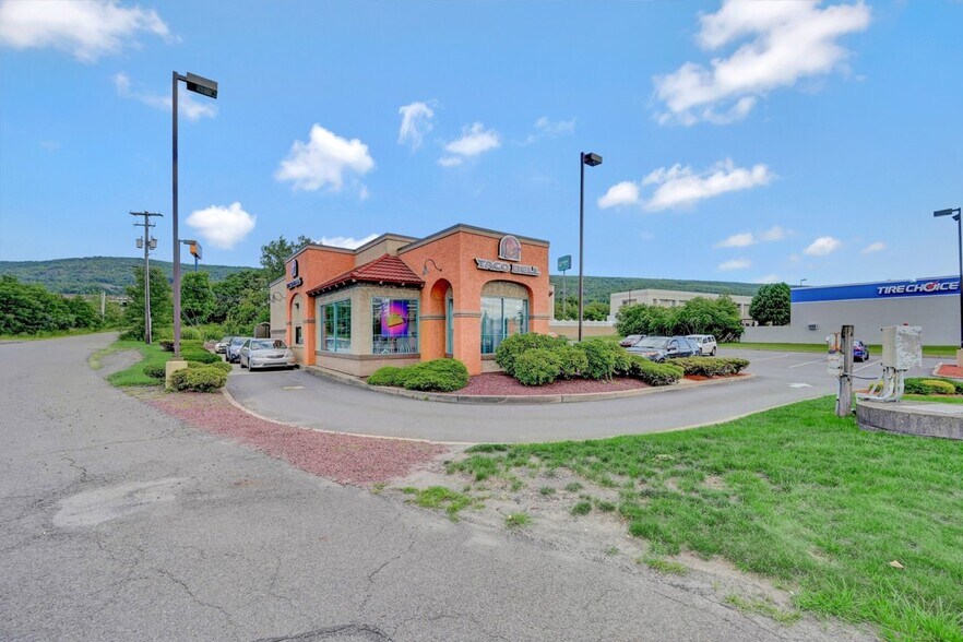 More Photos Of 1037 Barre Townshp Blvd, Wilkes Barre Fast Food For Lease