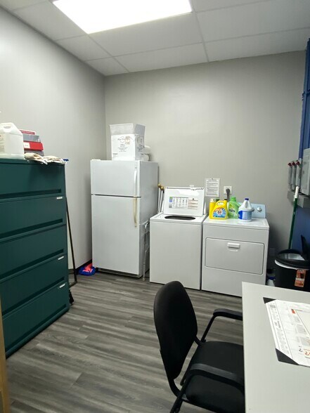 More Photos Of 17302-17330 Highway 3, Webster Unknown For Lease