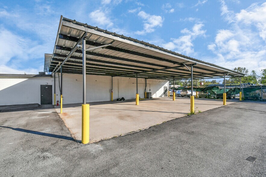 More Photos Of 421 Little York Rd, Houston Truck Stop For Lease