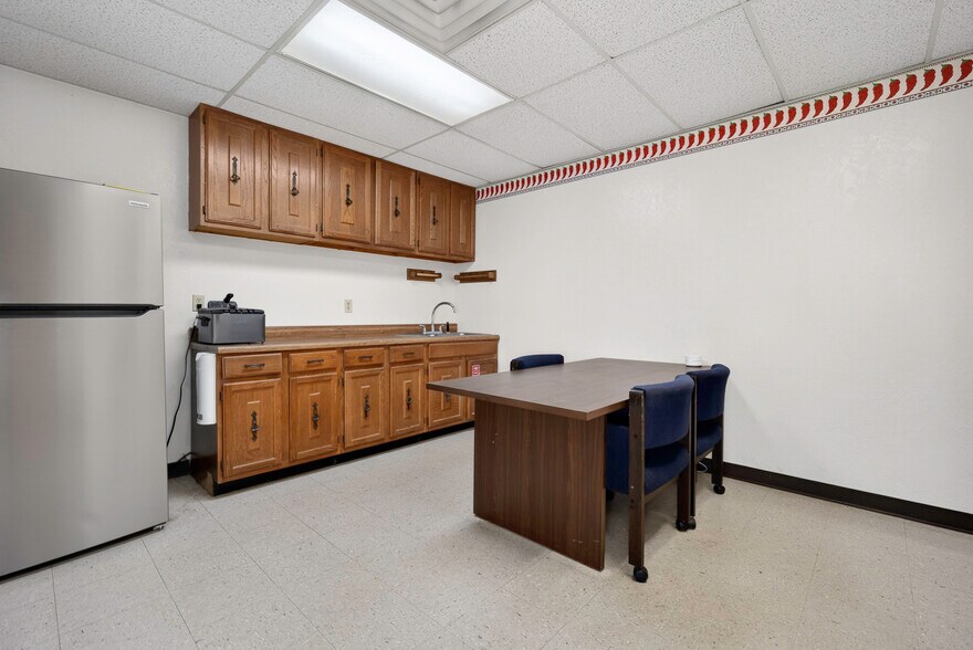 More Photos Of 1820 N Council Rd, Blanchard Food Processing For Sale