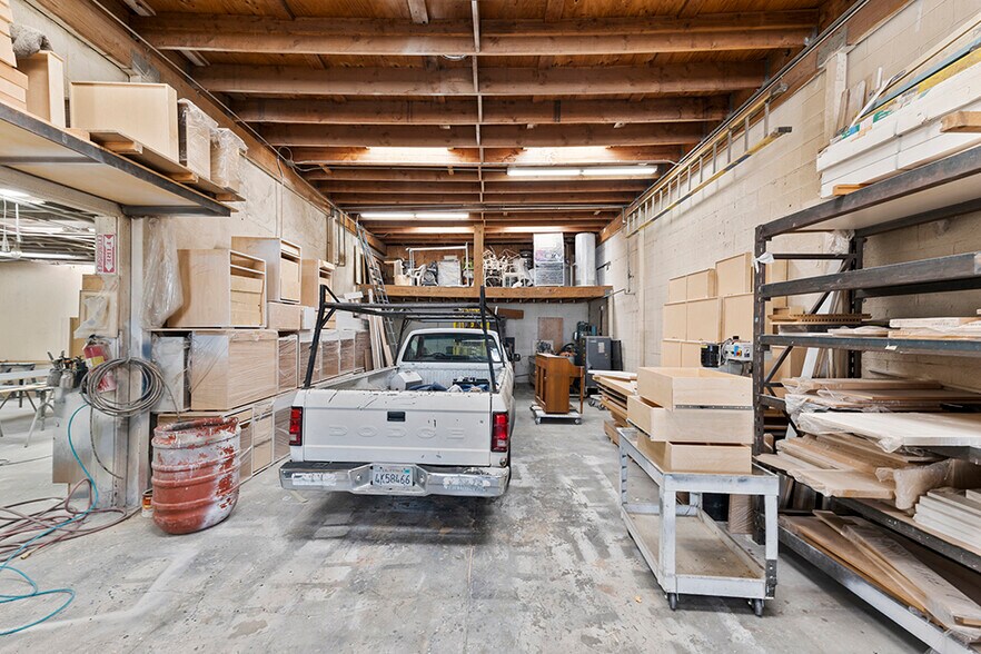 More Photos Of 7438 Varna Ave, North Hollywood Warehouse For Sale
