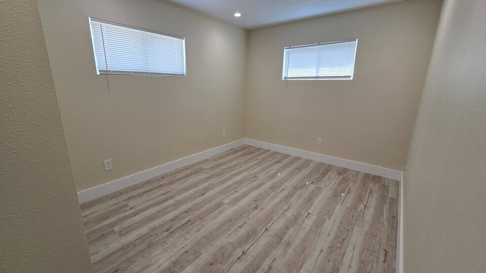 More Photos Of 3733 Seabrook St, Houston Apartments For Sale