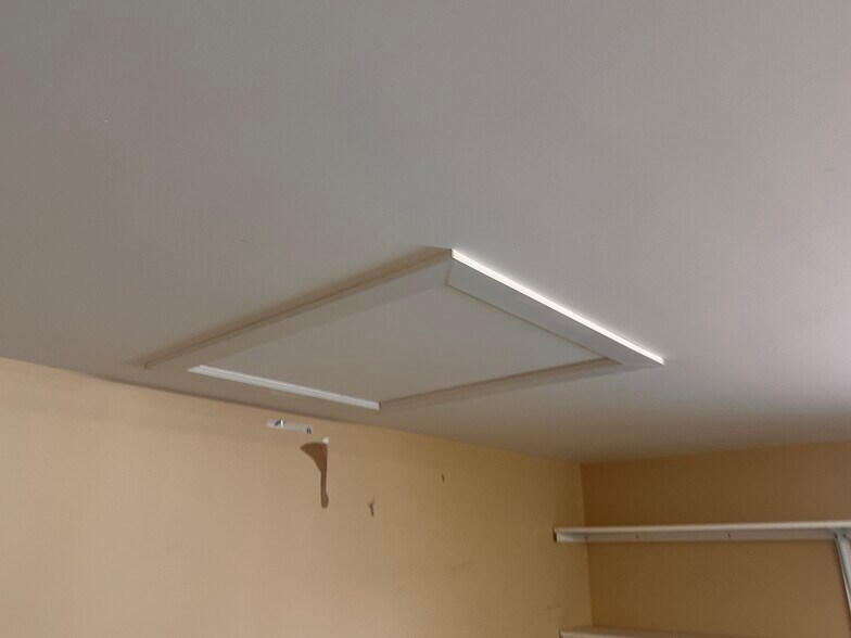 More Photos Of 522A S Main St, Broadway Flex For Sale