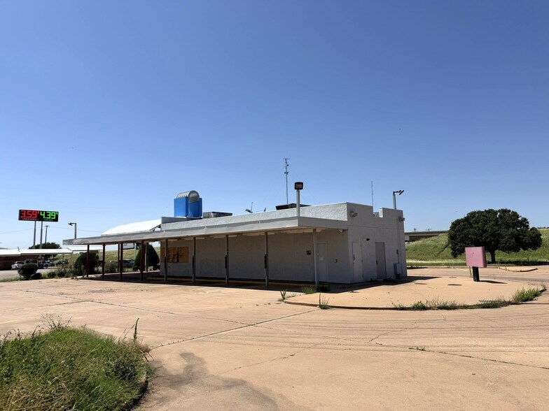 More Photos Of 1298 N Bailey St, Electra Fast Food For Sale