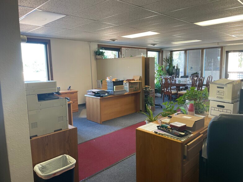 More Photos Of 5251-5253 Galley Rd, Colorado Springs General Retail For Lease
